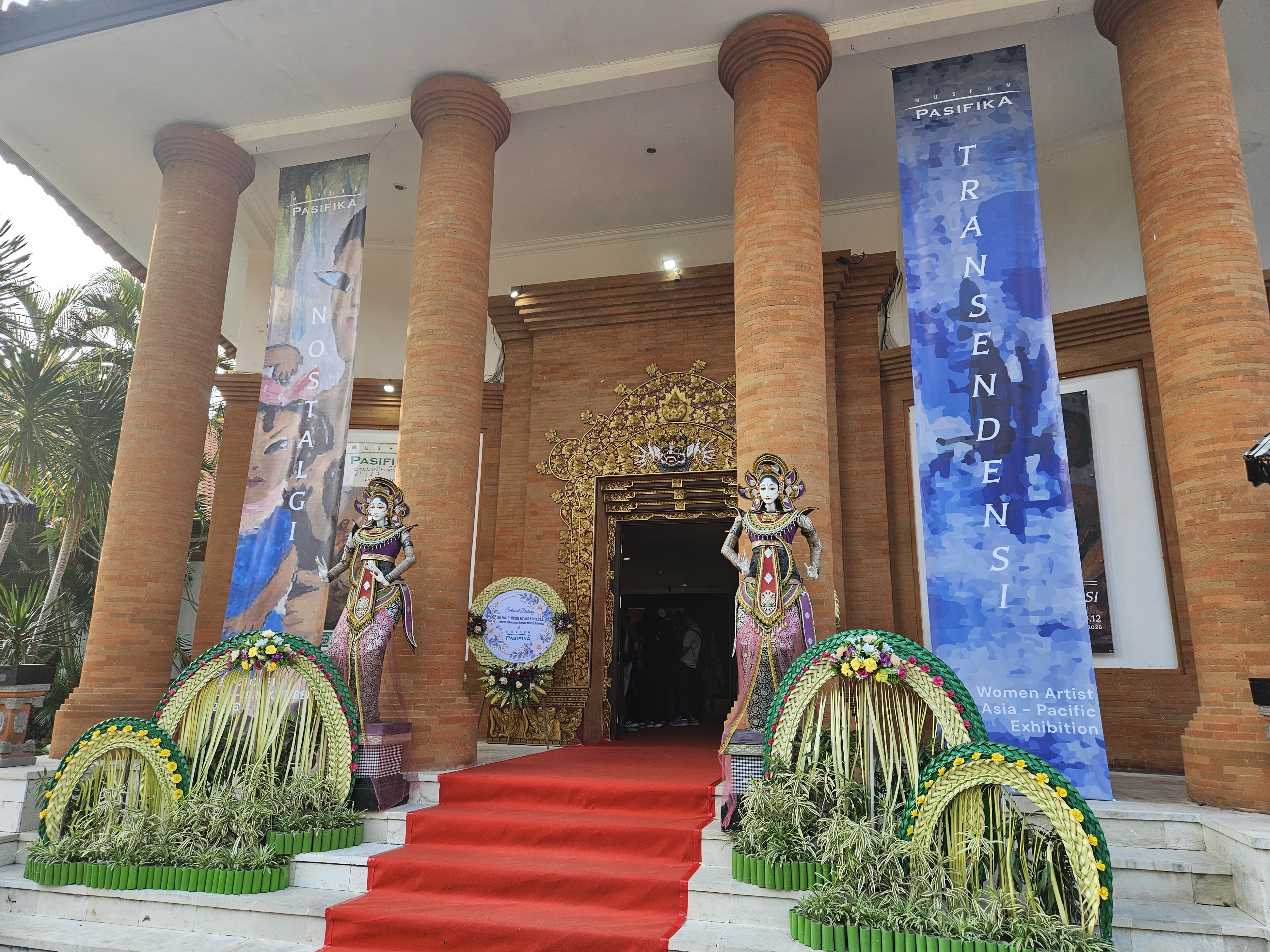 Entrée du Museum Pasifika préparée pour l’exposition